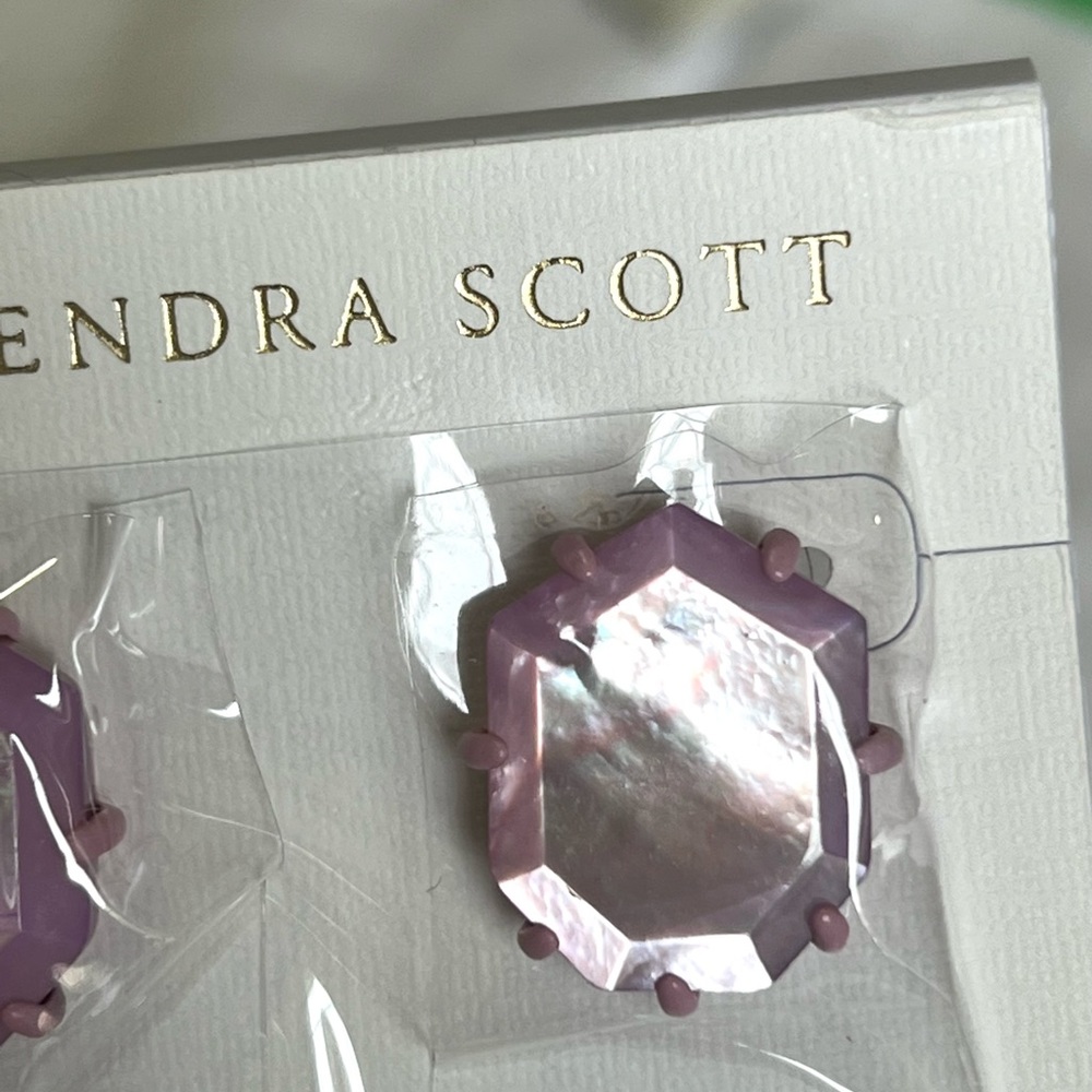 NWT Kendra Scott RARE & RETIRED Morgan Earrings Lilac Pearl Matte Beautiful! - Picture 14 of 16